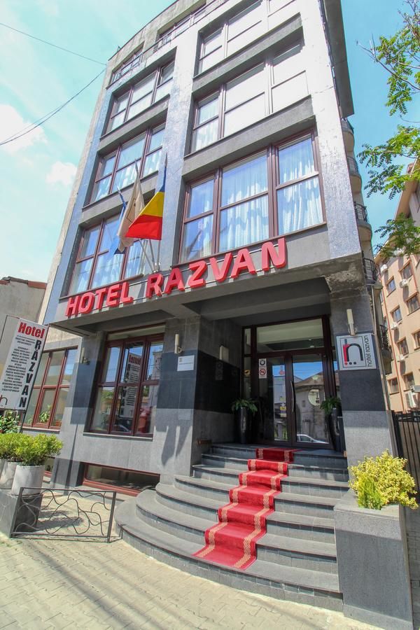 Отель Hotel Razvan Бухарест-29