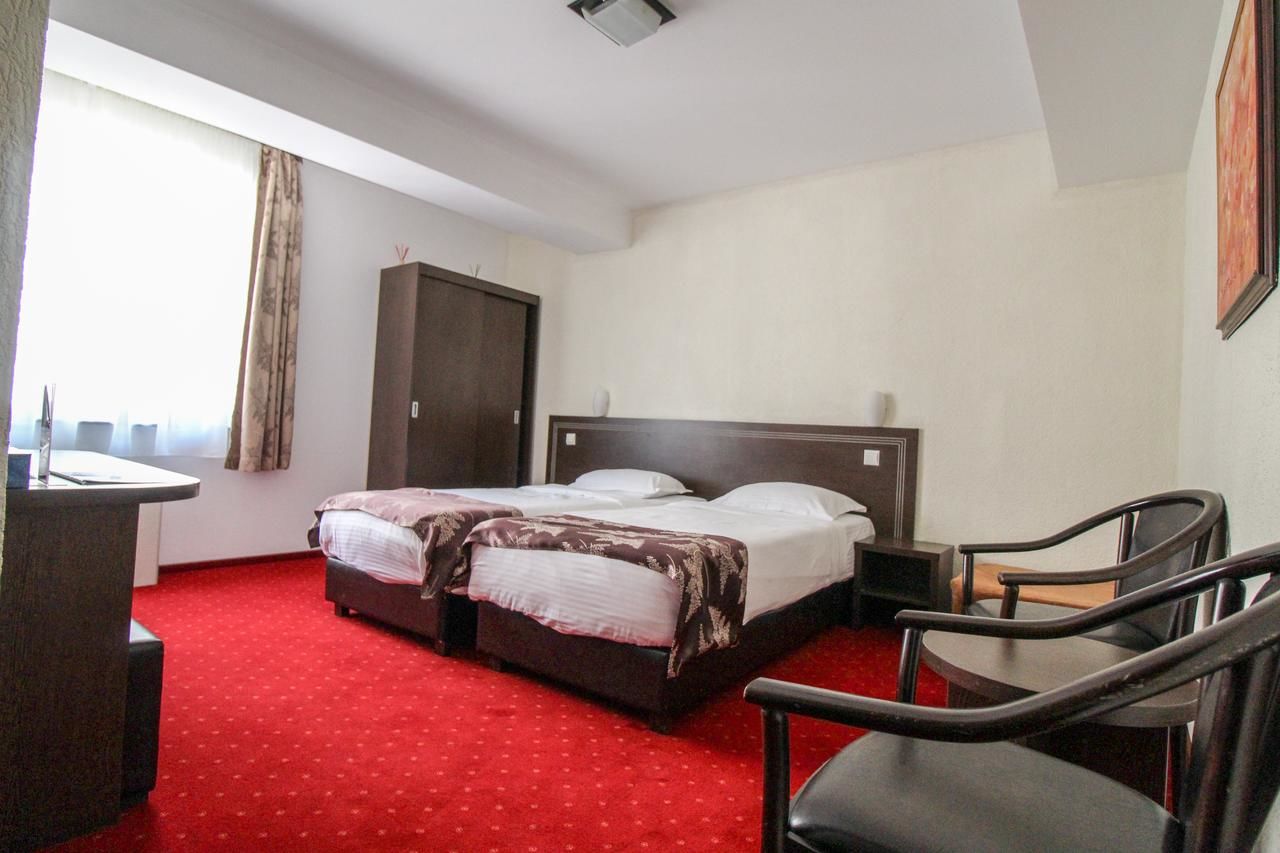 Отель Hotel Razvan Бухарест-37