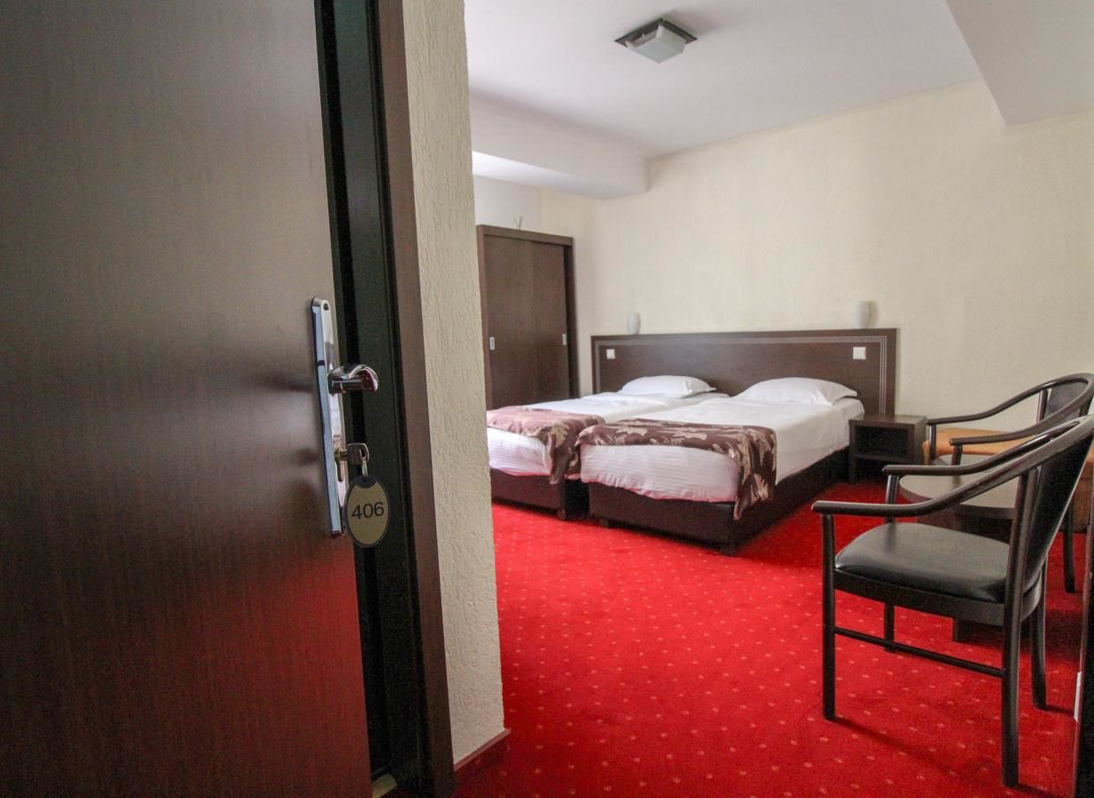 Отель Hotel Razvan Бухарест-39