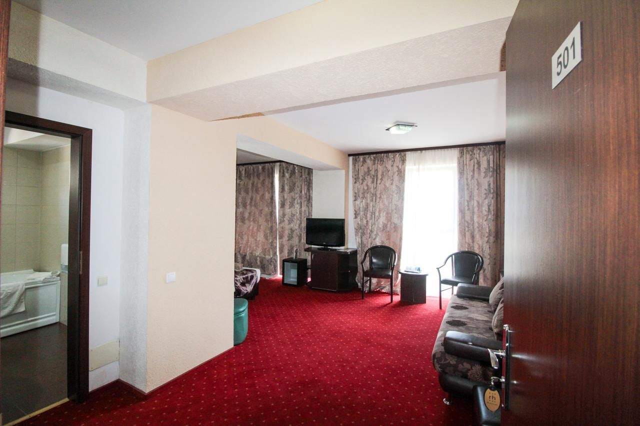 Отель Hotel Razvan Бухарест-42