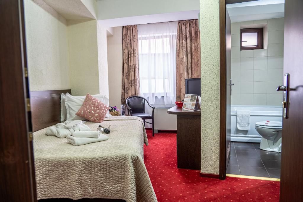 Отель Hotel Razvan Бухарест-56